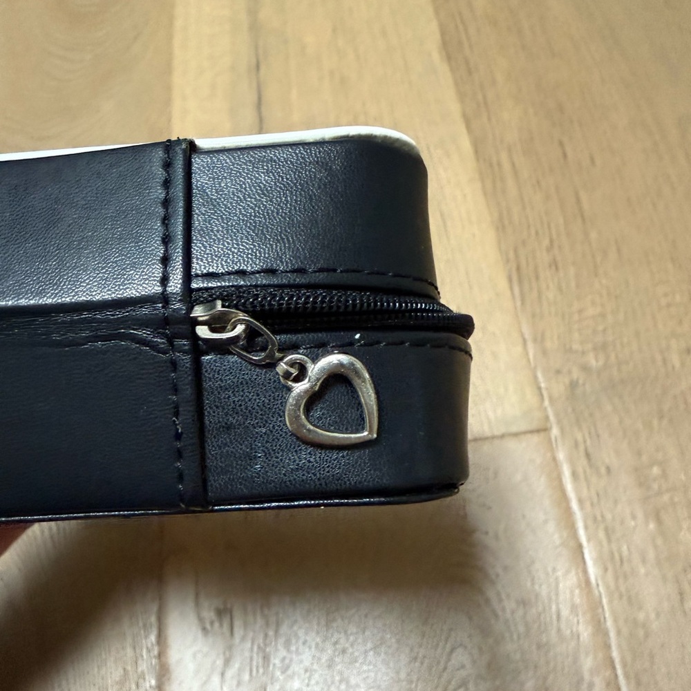 Vintage Brighton Christmas jewelry case with ‘Dear Santa, I’ve been good(ish)’ - Picture 6 of 11